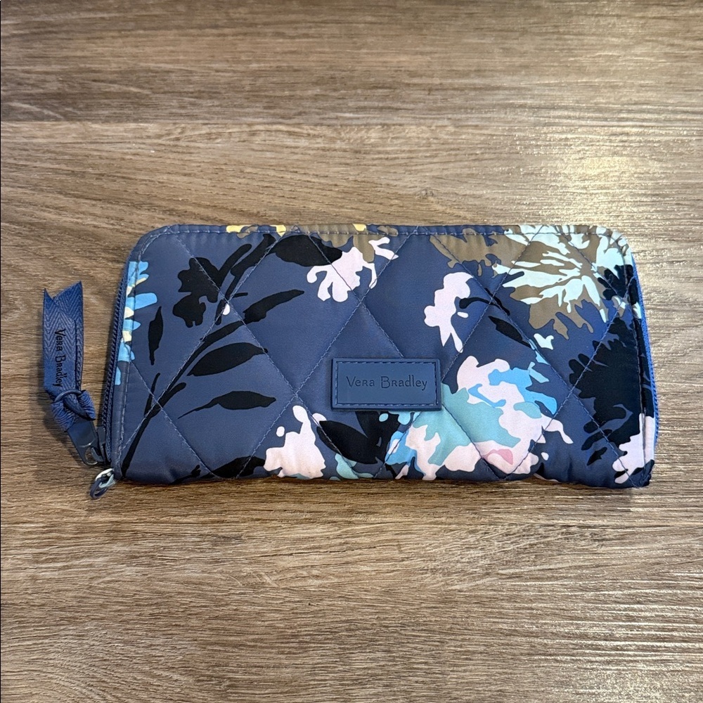 Vera Bradley Ultralight RFID TurnLock Wallet In Chrysanthemum Crush